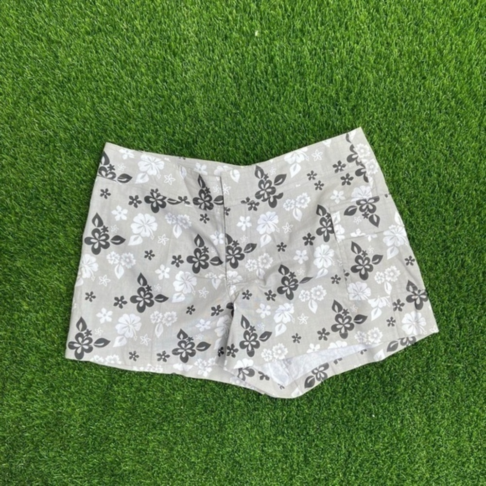 Instant Action Floral Hawaiian Shorts